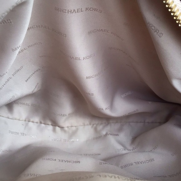 Michael Kors Raven Large Leather Shoulder Bag - Picture 10 of 12